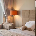 Lamer Villa